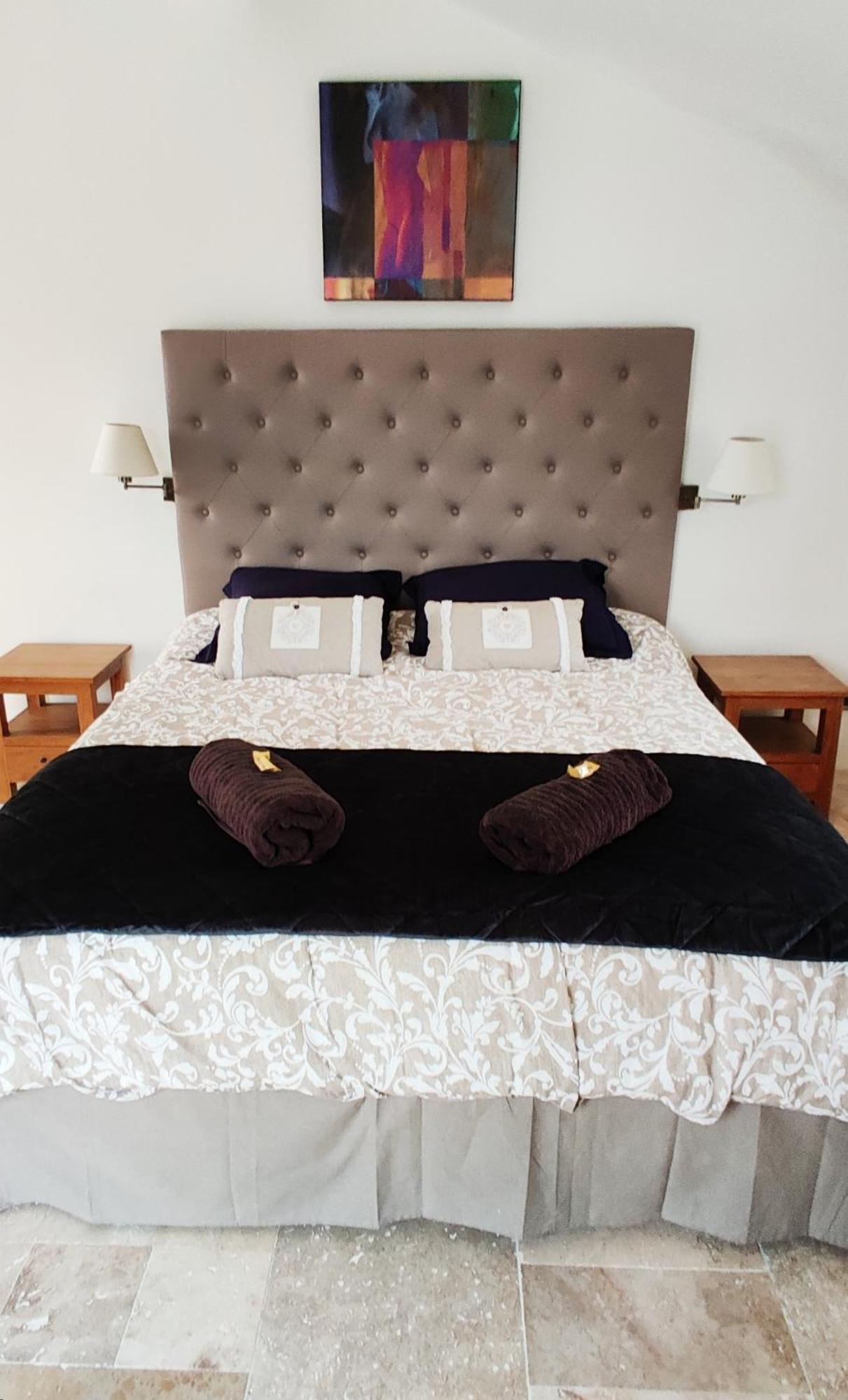 Chambre Cosy Avec Terrasse Sur La Colline Boisee, Parking Prive, Jardin, Calme, Climatisation, 10 Mn Pont Du Gard Num7 Rochefort-du-Gard Buitenkant foto