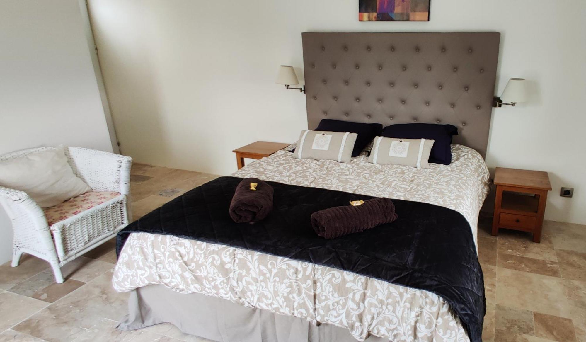 Chambre Cosy Avec Terrasse Sur La Colline Boisee, Parking Prive, Jardin, Calme, Climatisation, 10 Mn Pont Du Gard Num7 Rochefort-du-Gard Buitenkant foto